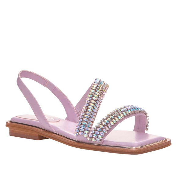 Vince Camuto Prizza Flat Sandal - Picture 5 of 9